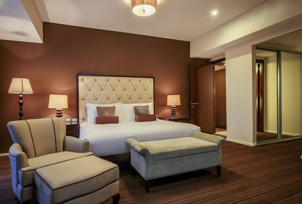 Joy Nostalg Hotel And Suites Manila Managed By The Ascott Limited Pasig City ภายนอก รูปภาพ