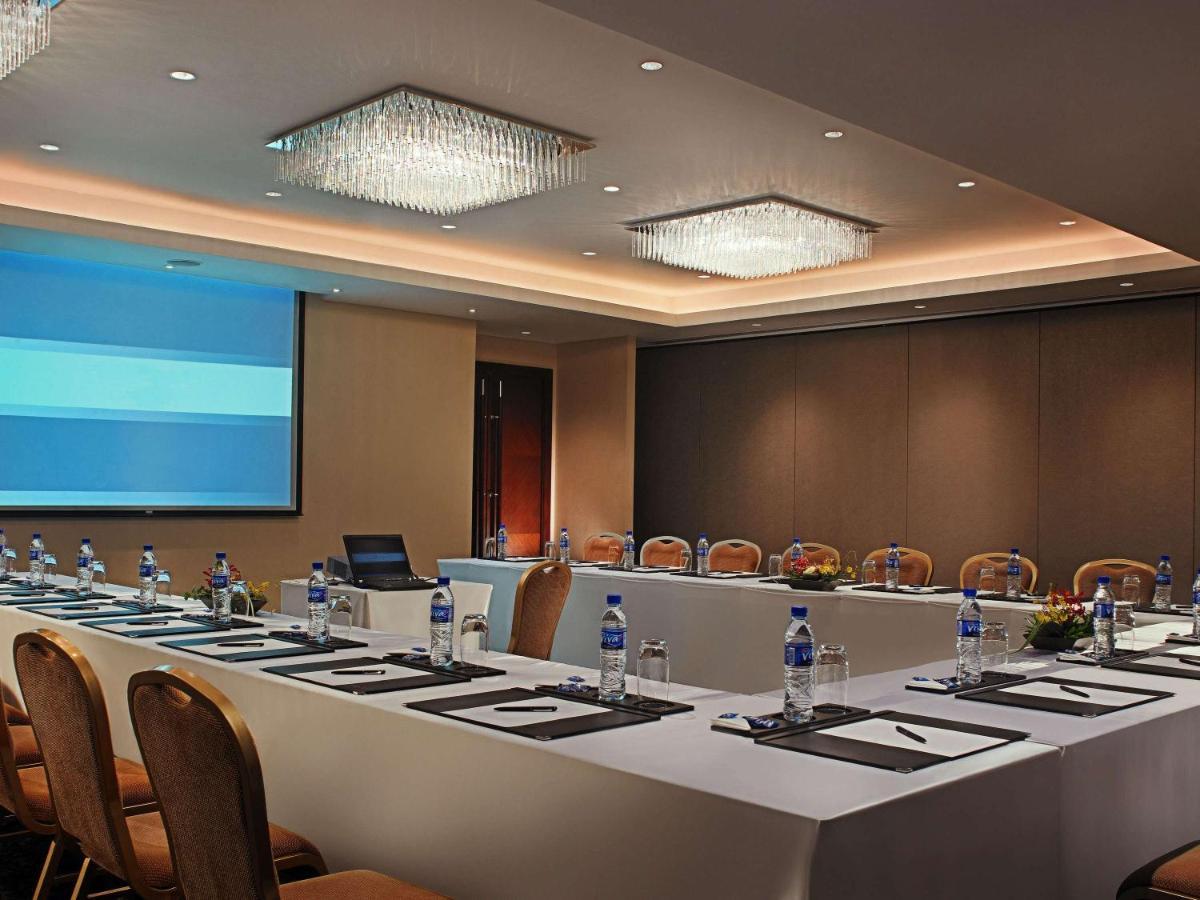 Joy Nostalg Hotel And Suites Manila Managed By The Ascott Limited Pasig City ภายนอก รูปภาพ