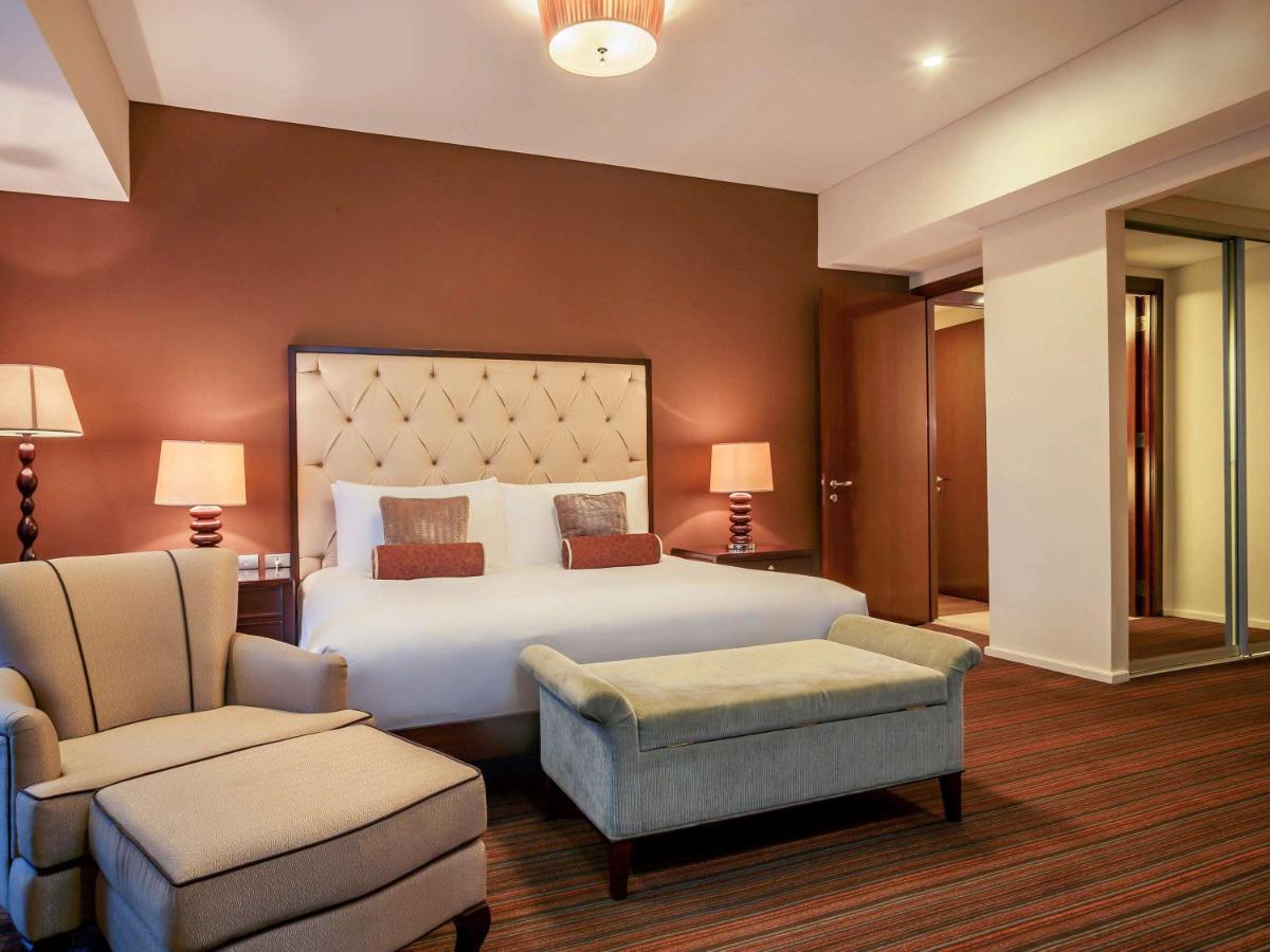 Joy Nostalg Hotel And Suites Manila Managed By The Ascott Limited Pasig City ภายนอก รูปภาพ